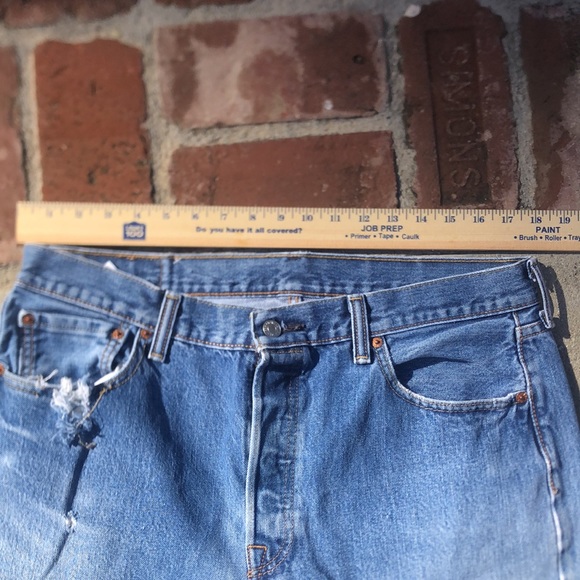 501 distress Levi’s. 🔥 - Picture 9 of 17